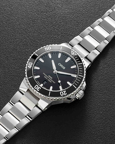 Oris Aquis Date 01 733 7787 4154-07 8 22 04PEB